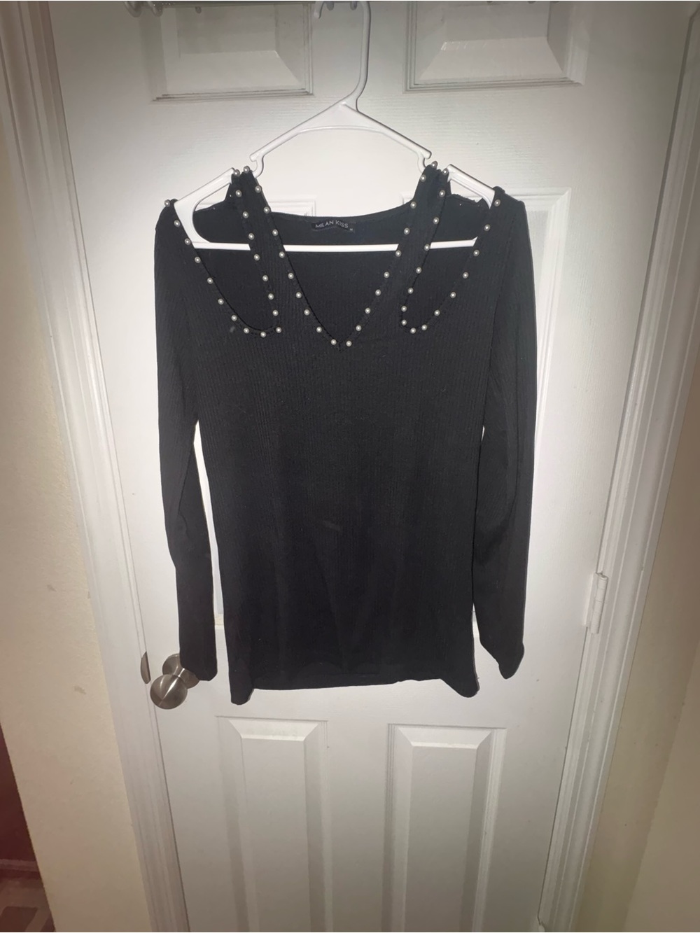 Women’s Black Pearl-Embellished V-Neck Long Sleeve Top